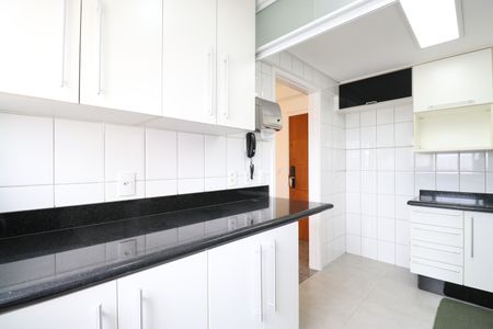 Apartamento para alugar com 74m², 2 quartos e 2 vagasCozinha e Área de Serviço
