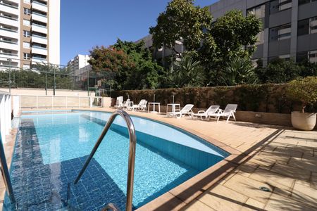 Apartamento para alugar com 74m², 2 quartos e 2 vagasÁrea comum - Piscina