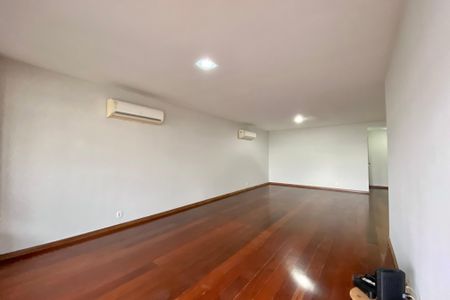 Apartamento para alugar com 220m², 3 quartos e 2 vagasSala
