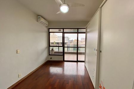Apartamento para alugar com 220m², 3 quartos e 2 vagasQuarto 1
