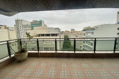 Apartamento para alugar com 220m², 3 quartos e 2 vagasVaranda