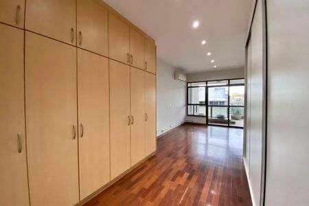 Apartamento para alugar com 220m², 3 quartos e 2 vagasSuite