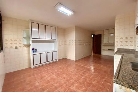 Apartamento para alugar com 220m², 3 quartos e 2 vagasCozinha