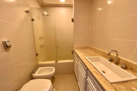 Apartamento para alugar com 220m², 3 quartos e 2 vagasSuite