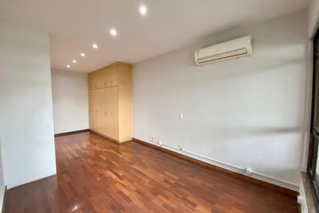 Apartamento para alugar com 220m², 3 quartos e 2 vagasSuite