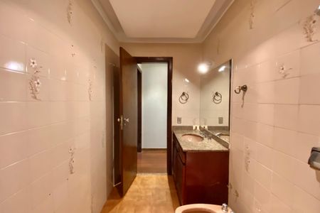 Apartamento para alugar com 220m², 3 quartos e 2 vagasBanheiro social