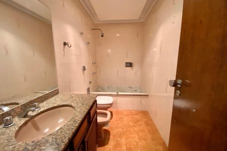 Apartamento para alugar com 220m², 3 quartos e 2 vagasBanheiro social