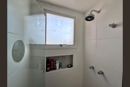 Apartamento à venda com 73m², 2 quartos e 1 vagaSuíte - Banheiro