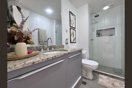 Apartamento à venda com 73m², 2 quartos e 1 vagaBanheiro Social