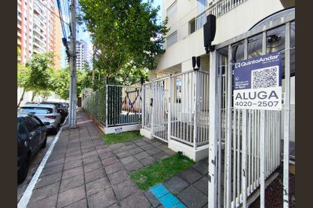 Apartamento para alugar com 48m², 1 quarto e 1 vagaFachada + Plaquinha