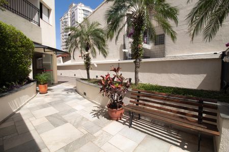 Apartamento à venda com 77m², 2 quartos e 1 vaga