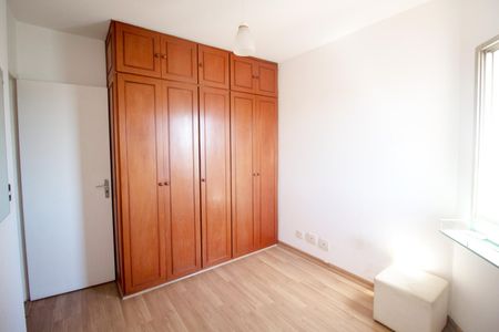 Apartamento à venda com 77m², 2 quartos e 1 vaga