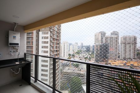 Studio para alugar com 27m², 1 quarto e sem vaga Studio para alugar com 27m², 1 quarto e sem vagaVaranda