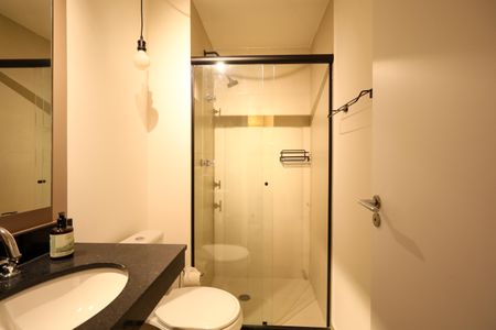 Studio para alugar com 27m², 1 quarto e sem vaga Studio para alugar com 27m², 1 quarto e sem vagaBanheiro Social