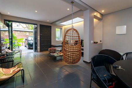 Casa à venda com 125m², 3 quartos e 1 vaga Casa à venda com 125m², 3 quartos e 1 vagaSala