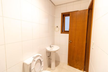 Casa de condomínio à venda com 400m², 4 quartos e 2 vagasBanheiro de serviço