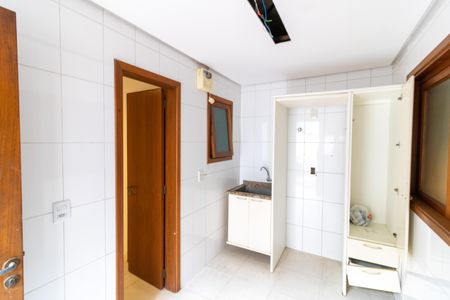 Casa de condomínio à venda com 400m², 4 quartos e 2 vagasÁrea de Serviço