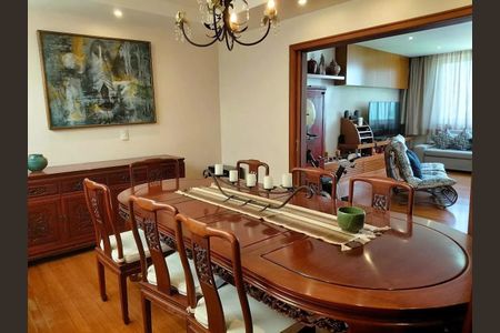 Apartamento à venda com 202m², 4 quartos e 1 vaga