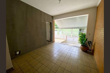 Casa à venda com 4 quartos, 210m² em Santa Rosa, Niterói