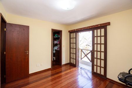 Casa à venda com 3 quartos, 195m² em Piratininga, Niterói