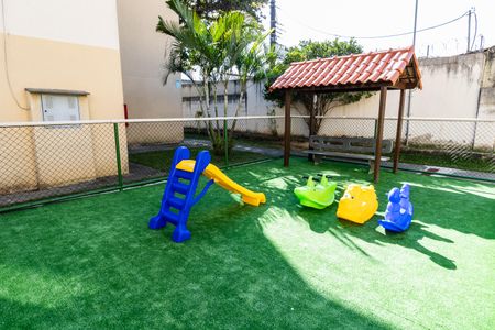 Apartamento para alugar com 54m², 2 quartos e 1 vaga Apartamento para alugar com 54m², 2 quartos e 1 vagaÁrea comum - Playground