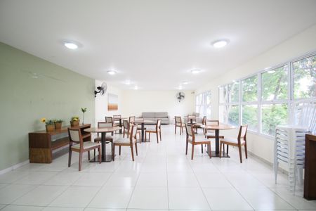 Apartamento à venda com 55m², 2 quartos e 1 vagaÁrea comum