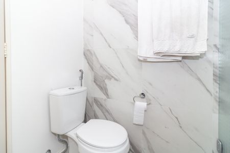 Apartamento à venda com 70m², 3 quartos e 1 vaga Apartamento à venda com 70m², 3 quartos e 1 vagaBanheiro