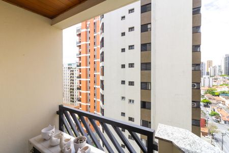 Apartamento à venda com 70m², 3 quartos e 1 vaga Apartamento à venda com 70m², 3 quartos e 1 vagaVaranda