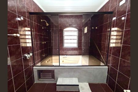 Casa à venda com 299m², 3 quartos e 5 vagas Casa à venda com 299m², 3 quartos e 5 vagasBanheiro da Suíte