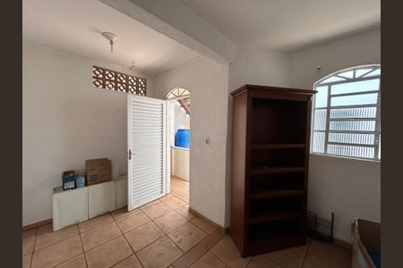 Casa à venda com 299m², 3 quartos e 5 vagas Casa à venda com 299m², 3 quartos e 5 vagasDespensa