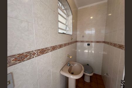 Casa à venda com 299m², 3 quartos e 5 vagas Casa à venda com 299m², 3 quartos e 5 vagasLavabo 2