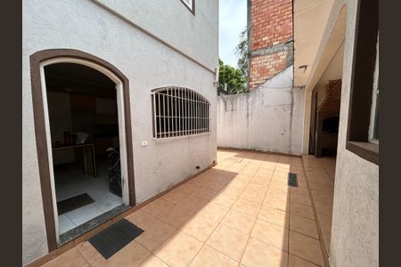 Casa à venda com 299m², 3 quartos e 5 vagas Casa à venda com 299m², 3 quartos e 5 vagasQuintal