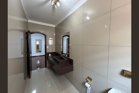 Casa à venda com 299m², 3 quartos e 5 vagas Casa à venda com 299m², 3 quartos e 5 vagasLavabo 1