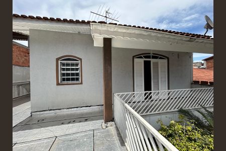 Casa à venda com 299m², 3 quartos e 5 vagas Casa à venda com 299m², 3 quartos e 5 vagasVaranda do Quarto