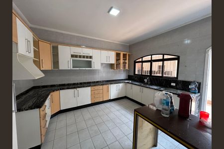 Casa à venda com 299m², 3 quartos e 5 vagas Casa à venda com 299m², 3 quartos e 5 vagasCozinha