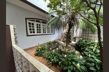 Casa à venda com 299m², 3 quartos e 5 vagas Casa à venda com 299m², 3 quartos e 5 vagasQuintal
