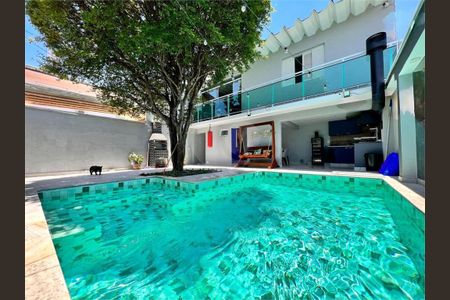 Casa à venda com 212m², 3 quartos e 3 vagas