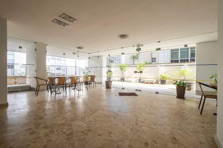 Apartamento à venda com 120m², 3 quartos e 1 vaga Apartamento à venda com 120m², 3 quartos e 1 vagaSalão de Festas