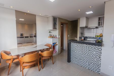Sala 1 de apartamento para alugar com 4 quartos, 155m² em Ipiranga, Belo Horizonte
