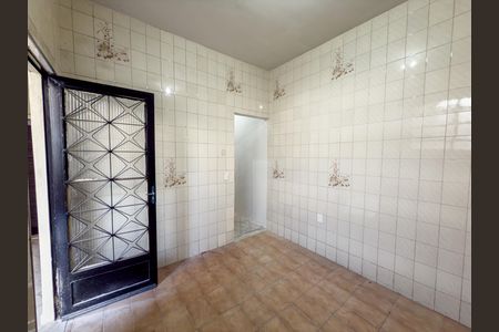 Casa à venda com 180m², 4 quartos e 2 vagasCozinha