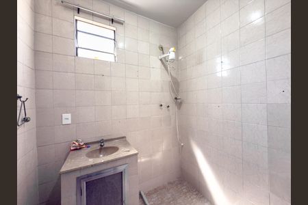 Casa à venda com 180m², 4 quartos e 2 vagasBanheiro 2