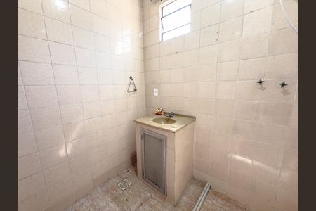 Casa à venda com 180m², 4 quartos e 2 vagasBanheiro 2