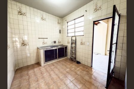 Casa à venda com 180m², 4 quartos e 2 vagasCozinha