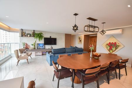 Apartamento à venda com 148m², 3 quartos e 4 vagasSala