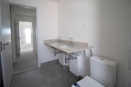 Apartamento à venda com 167m², 3 quartos e 2 vagas Apartamento à venda com 167m², 3 quartos e 2 vagasBanheiro da Suíte 1