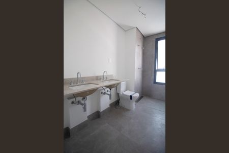 Apartamento à venda com 167m², 3 quartos e 2 vagas Apartamento à venda com 167m², 3 quartos e 2 vagasBanheiro da Suíte 1