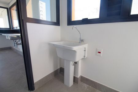 Apartamento à venda com 167m², 3 quartos e 2 vagas Apartamento à venda com 167m², 3 quartos e 2 vagasÁrea de serviço