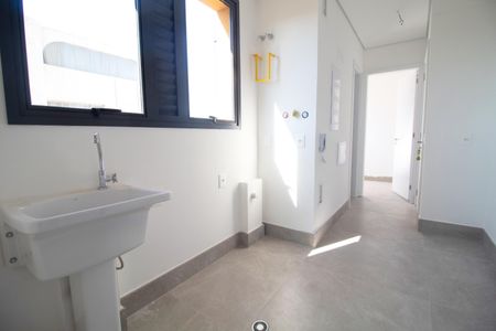 Apartamento à venda com 167m², 3 quartos e 2 vagas Apartamento à venda com 167m², 3 quartos e 2 vagasÁrea de serviço