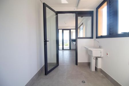 Apartamento à venda com 167m², 3 quartos e 2 vagas Apartamento à venda com 167m², 3 quartos e 2 vagasÁrea de serviço