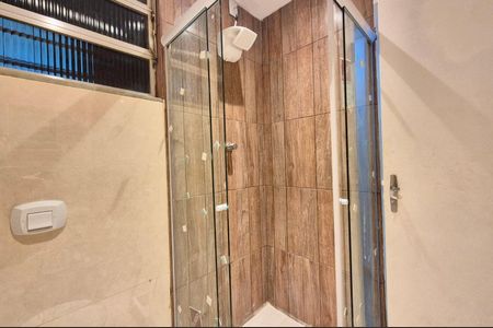 Banheiro de apartamento para alugar com 1 quarto, 27m² em Centro, Rio de Janeiro